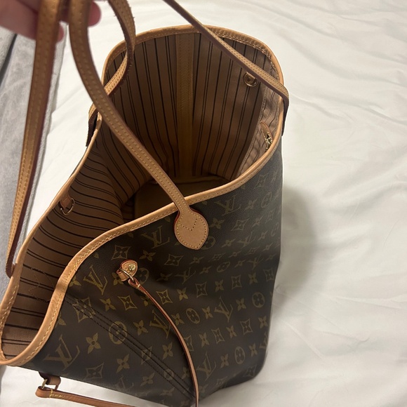 LV Neverfull MM - Picture 2 of 11